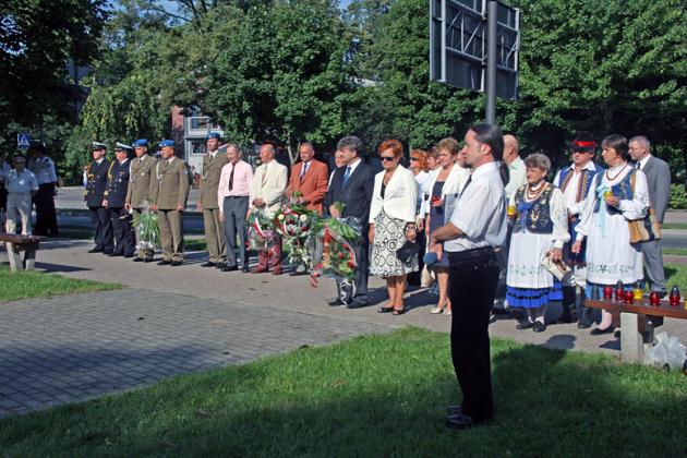 Apel Pamięci i salwa honorowa w Święto Wojska Polskiego