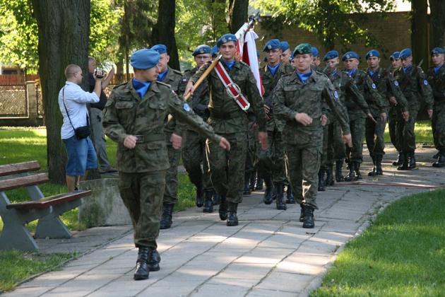 Apel Pamięci i salwa honorowa w Święto Wojska Polskiego