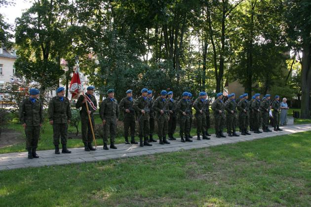 Apel Pamięci i salwa honorowa w Święto Wojska Polskiego