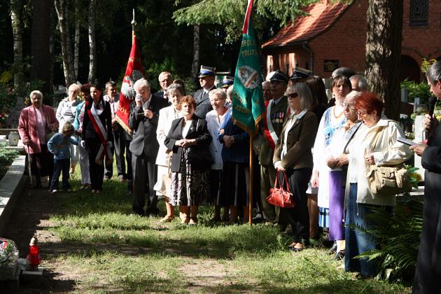 Znicze pamięci w 71. rocznicę wybuchu II wojny światowej