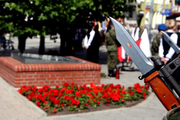 Znicze pamięci w 71. rocznicę wybuchu II wojny światowej