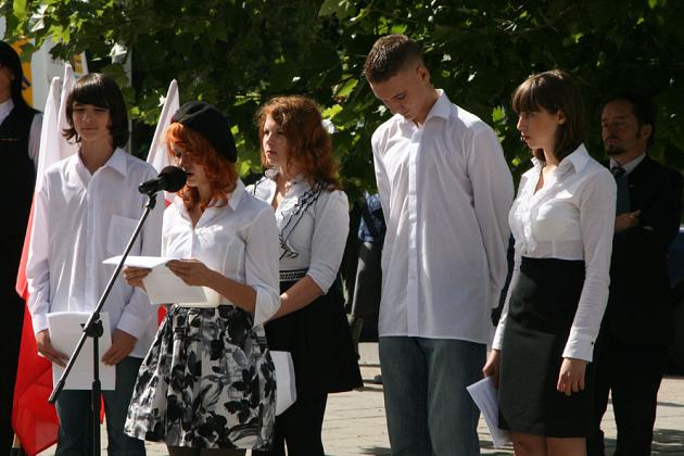 Znicze pamięci w 71. rocznicę wybuchu II wojny światowej