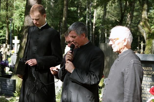 Znicze pamięci w 71. rocznicę wybuchu II wojny światowej