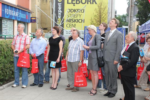 Flaga Honorowa Europy powiewa nad miastem, „Lęborskie Lwy