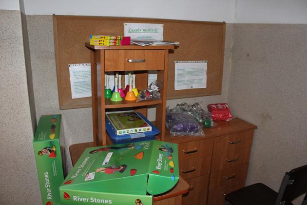 Pomoce naukowe trafiły do szkół