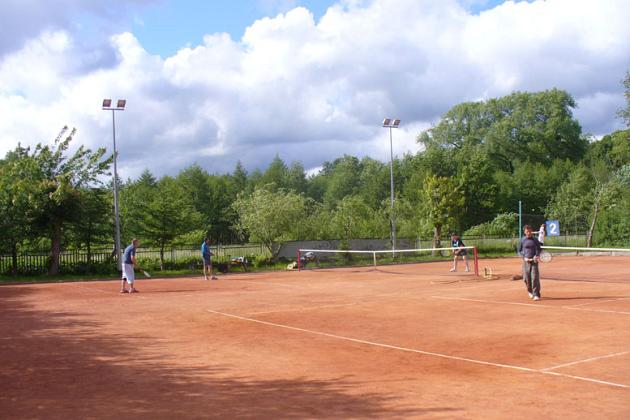 Na kortach turniejowo