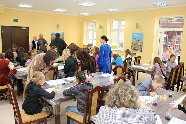 Tanecznym krokiem po murach