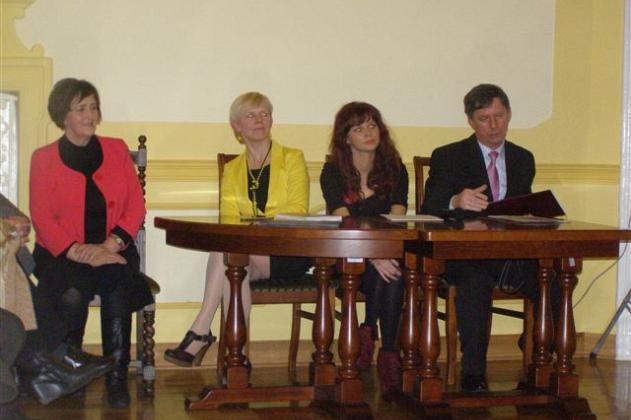 Scenariusze po kaszubsku - w książce „W krôjnie Grifa