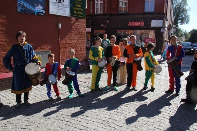 Zatańczyli w średniowiecznym stylu