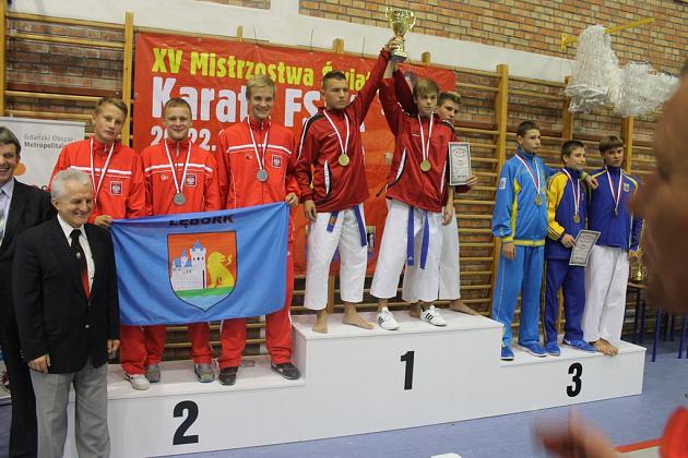 Medale dla lęborskich karateków