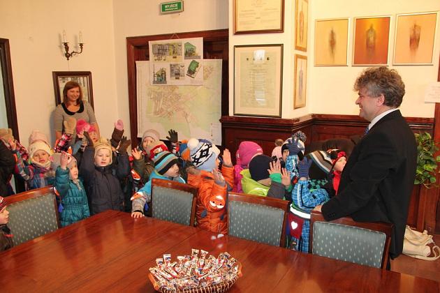 Świąteczna wizyta przedszkolaków w Ratuszu