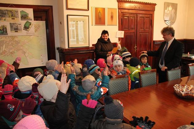 Świąteczna wizyta przedszkolaków w Ratuszu