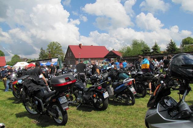 Majówka w Wilkowie odwiedzana tłumnie