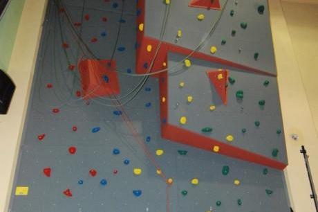 Powstała ścianka wspinaczkowa przy Gimnazjum Nr 1