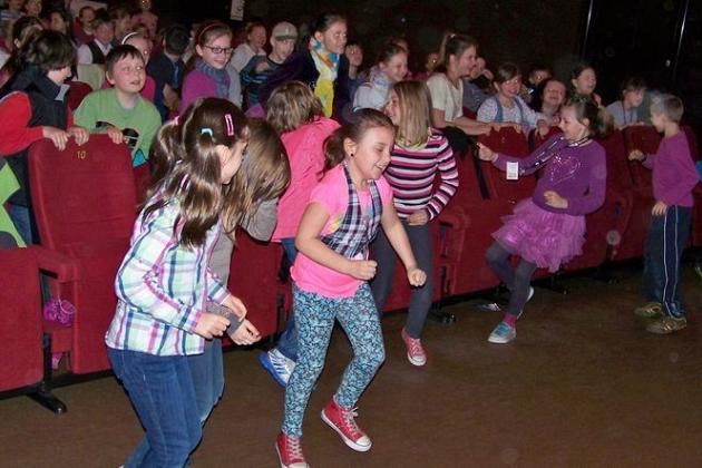 Segregowali śmieci na wesoło