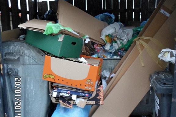 Żółte pojemniki na odpady surowcowe