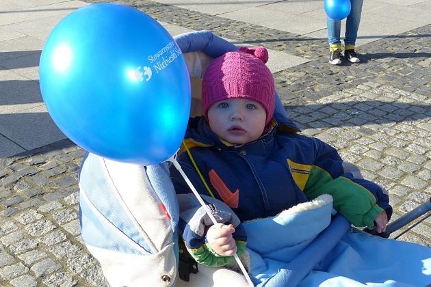 Niebieski Marsz dla Autyzmu przemaszerował przez miasto