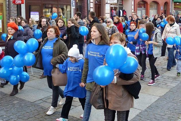 Niebieski Marsz dla Autyzmu przemaszerował przez miasto