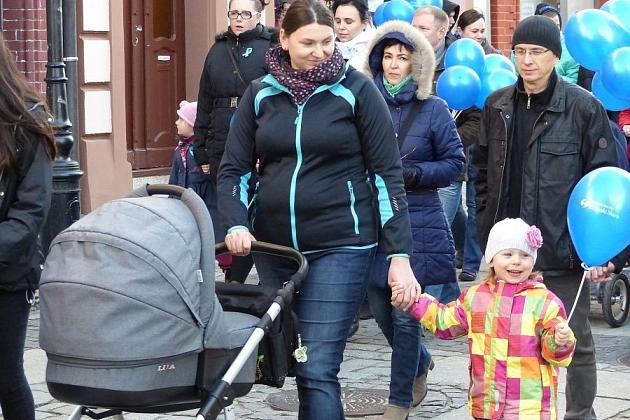 Niebieski Marsz dla Autyzmu przemaszerował przez miasto