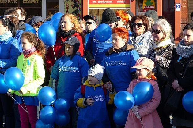 Niebieski Marsz dla Autyzmu przemaszerował przez miasto