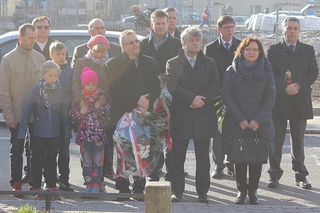 Syreny, kwiaty i znicze w 5. rocznicę katastrofy smoleńskiej