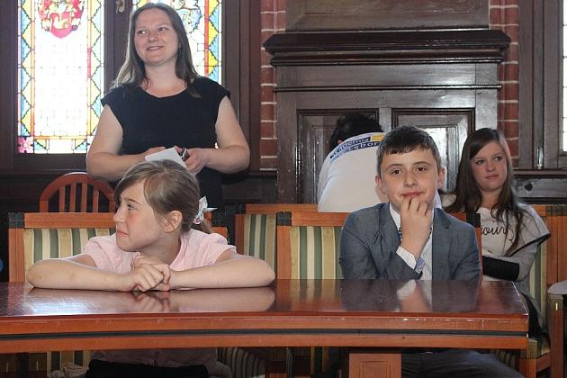 Szybko czytali o książkach i kamieniach szlachetnych