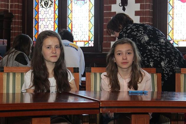 Szybko czytali o książkach i kamieniach szlachetnych