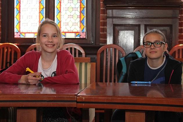 Szybko czytali o książkach i kamieniach szlachetnych