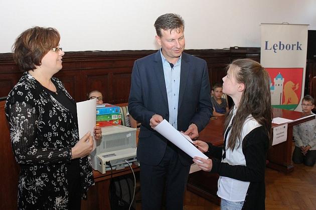 Szybko czytali o książkach i kamieniach szlachetnych