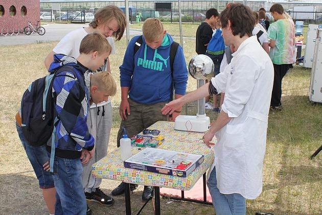 Przystępnie o naukach ścisłych na Pikniku w Gimnazjum nr 2