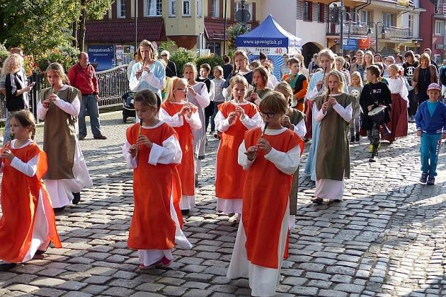 Pląsy w średniowiecznych rytmach