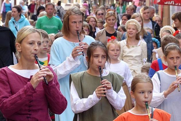 Pląsy w średniowiecznych rytmach