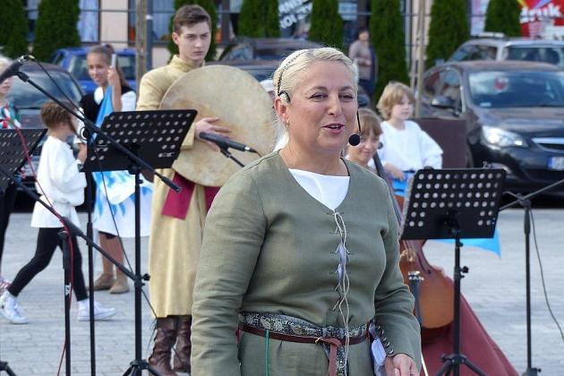 Pląsy w średniowiecznych rytmach