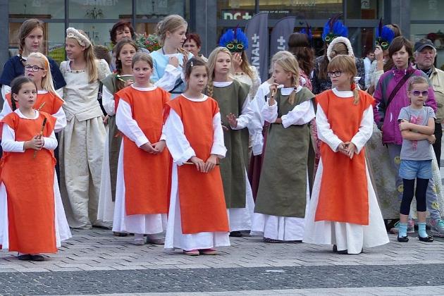 Pląsy w średniowiecznych rytmach