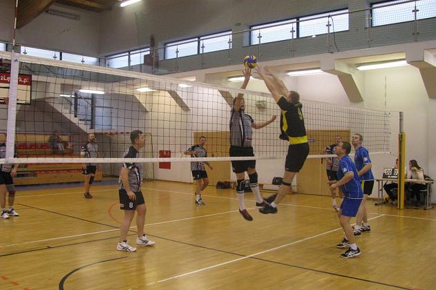 IV kolejka Amatorskiej Ligi Siatkówki w Lęborku