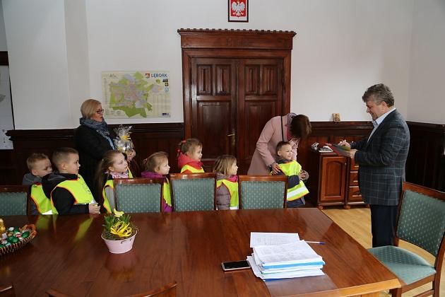 Świąteczne spotkania z przedszkolakami w ratuszu