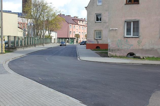 Nowa nawierzchnia i parkingi na Wybickiego