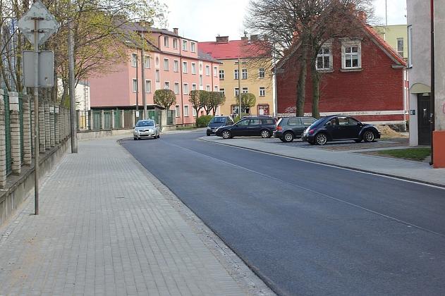 Nowa nawierzchnia i parkingi na Wybickiego