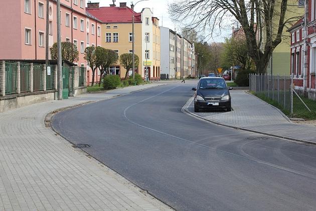 Nowa nawierzchnia i parkingi na Wybickiego