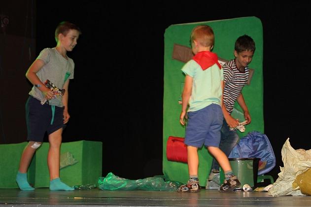 500 dzieci na spektaklach ekologicznych