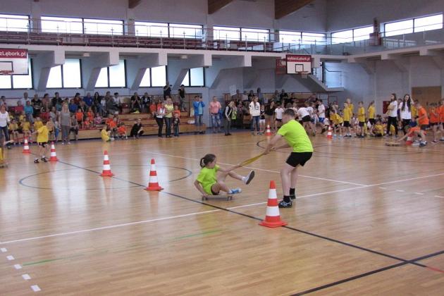 Uczniowie z lęborskich szkół rywalizowali w Konkursie Sportowym „Kto z nas lepiej i prędzej”