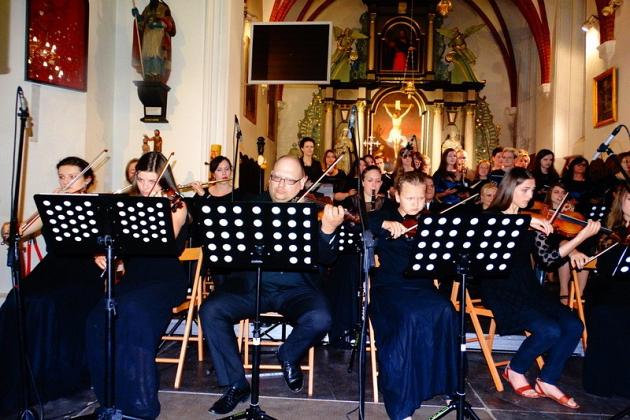Lęborska Młodzieżowa Orkiestra Kameralna koncertowała w Sanktuarium