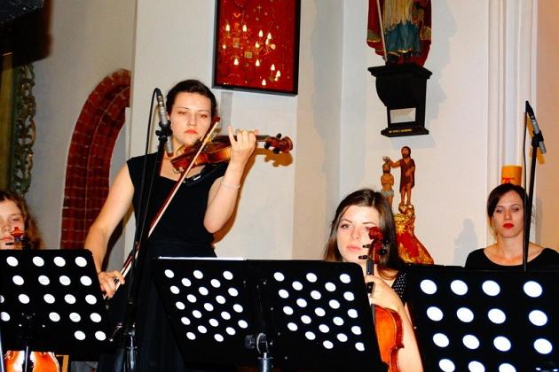 Lęborska Młodzieżowa Orkiestra Kameralna koncertowała w Sanktuarium