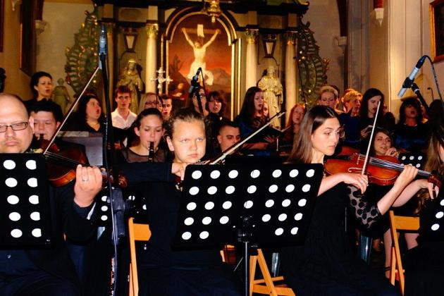 Lęborska Młodzieżowa Orkiestra Kameralna koncertowała w Sanktuarium