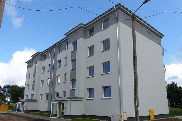 32 rodzin otrzymało klucze do nowych mieszkań przy Gierymskiego 3