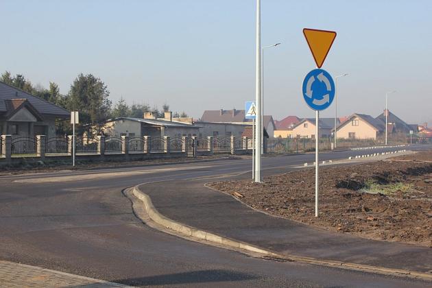 Buczka z afaltem do granic miasta