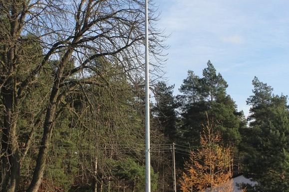 Pobiegają przy światłach. Lampy LED na bieżni lekkoatletycznej