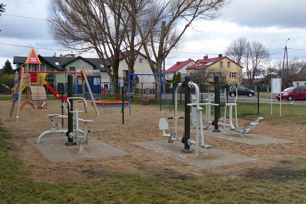 Na Ks. Gracza i w Parku im. Michalskiego stanęły siłownie zewnętrzne