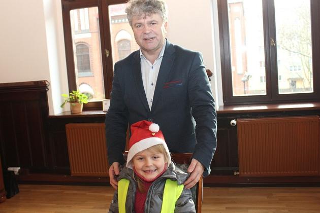 Przedszkolaki ze świąteczną wizytą w ratuszu