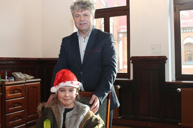 Przedszkolaki ze świąteczną wizytą w ratuszu